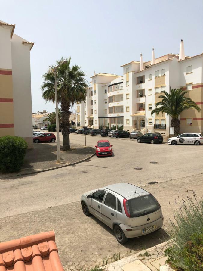Olinda'S 2 Bedroom Apartment ラゴス エクステリア 写真