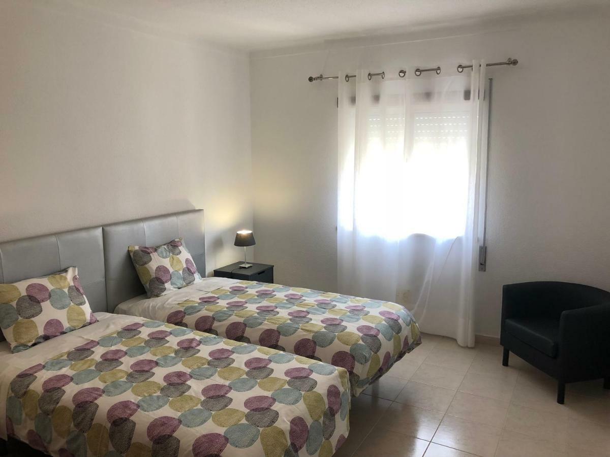 Olinda'S 2 Bedroom Apartment ラゴス エクステリア 写真