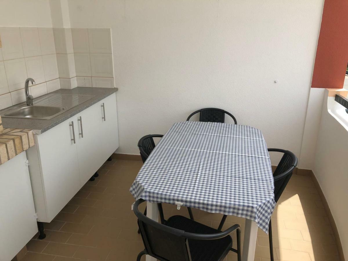Olinda'S 2 Bedroom Apartment ラゴス エクステリア 写真
