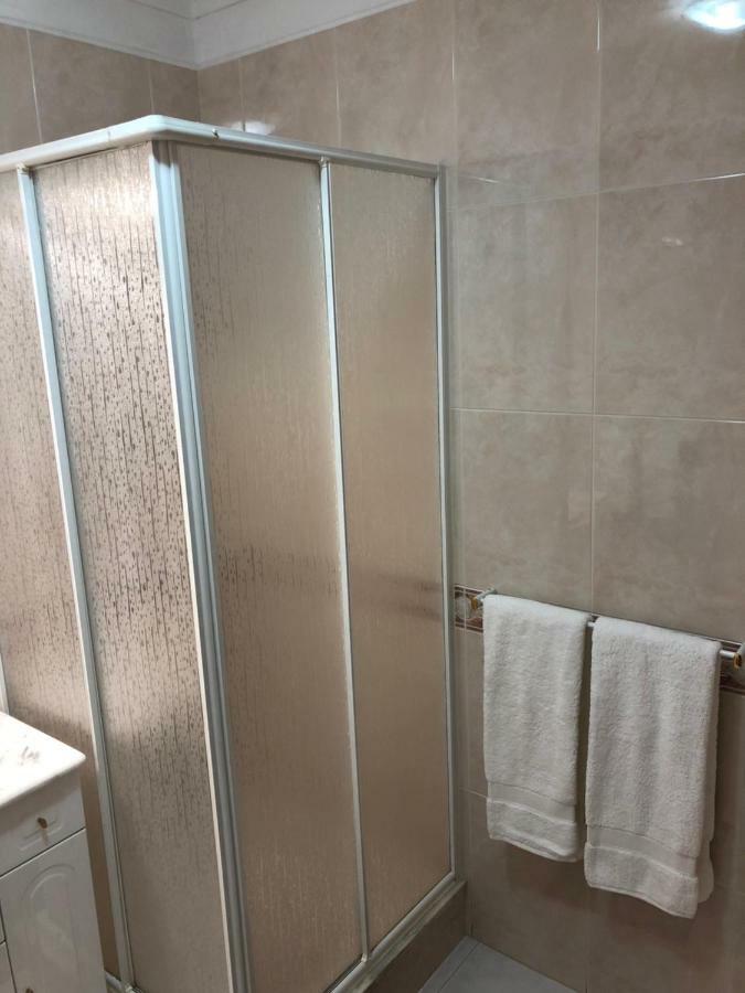 Olinda'S 2 Bedroom Apartment ラゴス エクステリア 写真